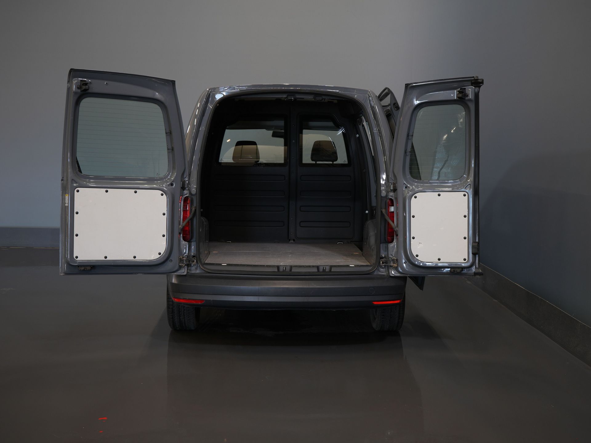 Volkswagen Caddy Van 1.4 TSI 125 к.с. BPM БЕЗКОШТОВНО! БЕНЗИН / Шкіра / Круїз / Кондиціонер