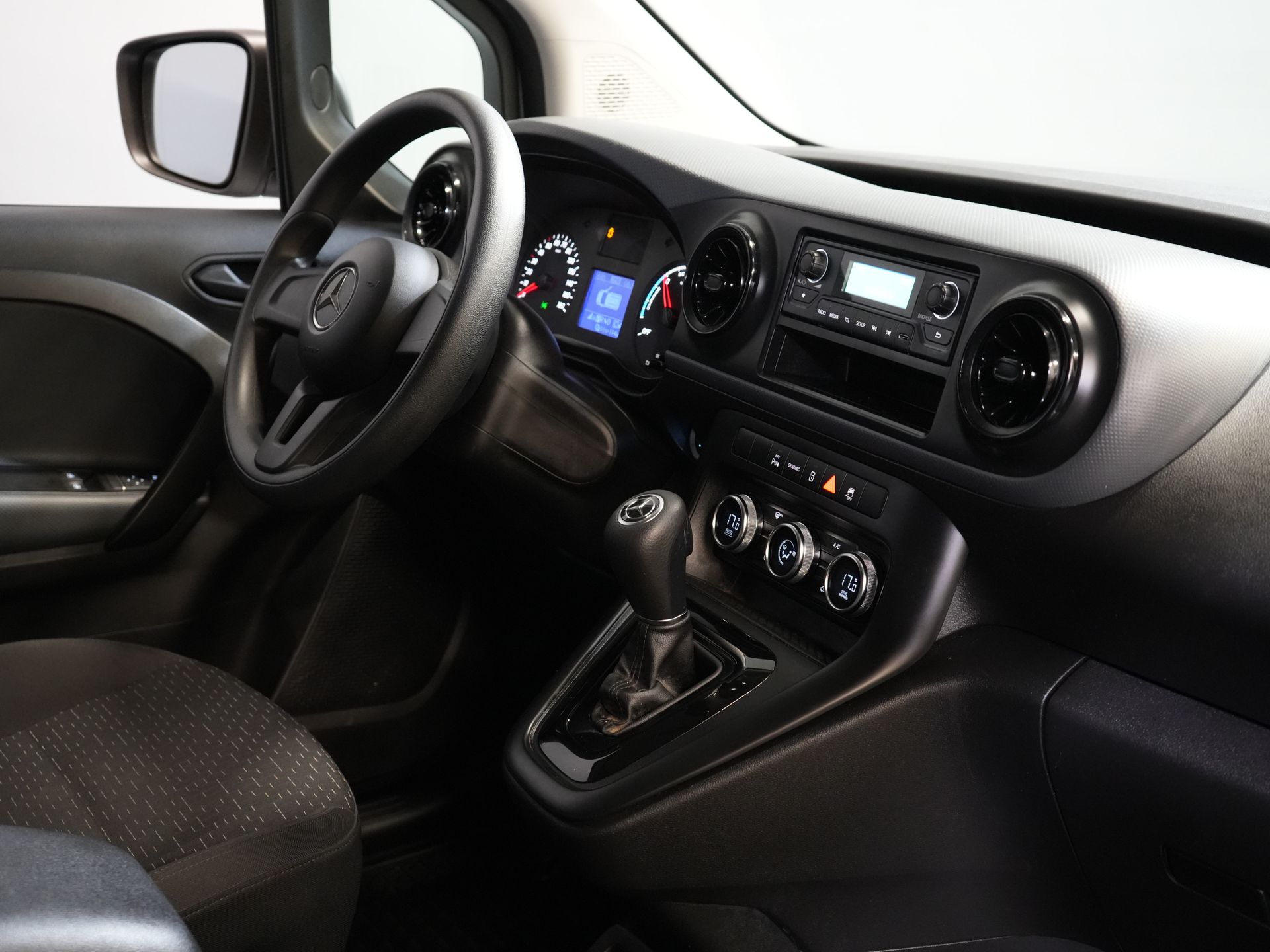 Mercedes-Benz eCitan Van 112 51 кВт/год 284 км WLTP Фаркоп/ Клімат/ PDC/ Радіо