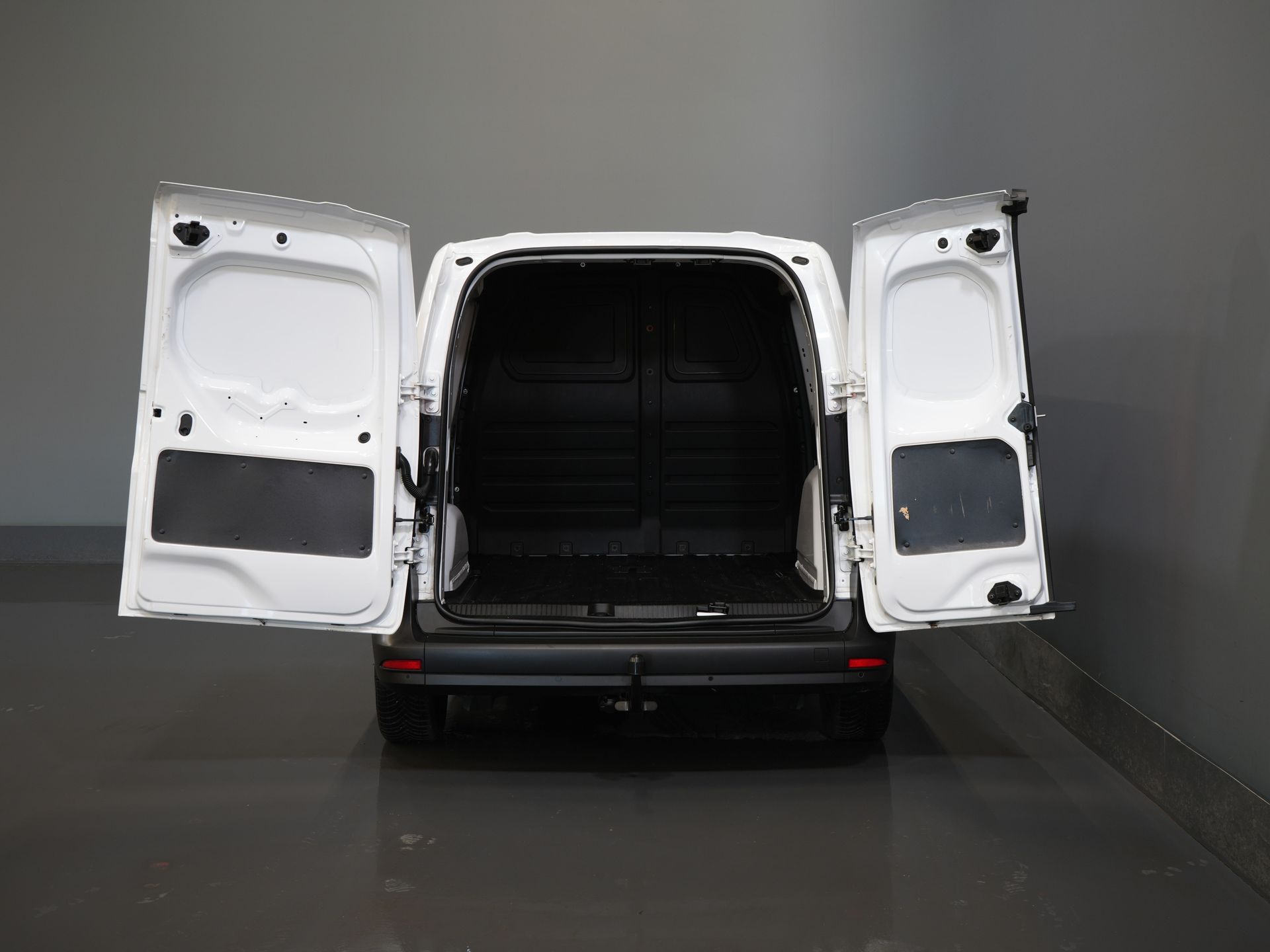 Mercedes-Benz eCitan Van 112 51 кВт/год 284 км WLTP Фаркоп/ Клімат/ PDC/ Радіо