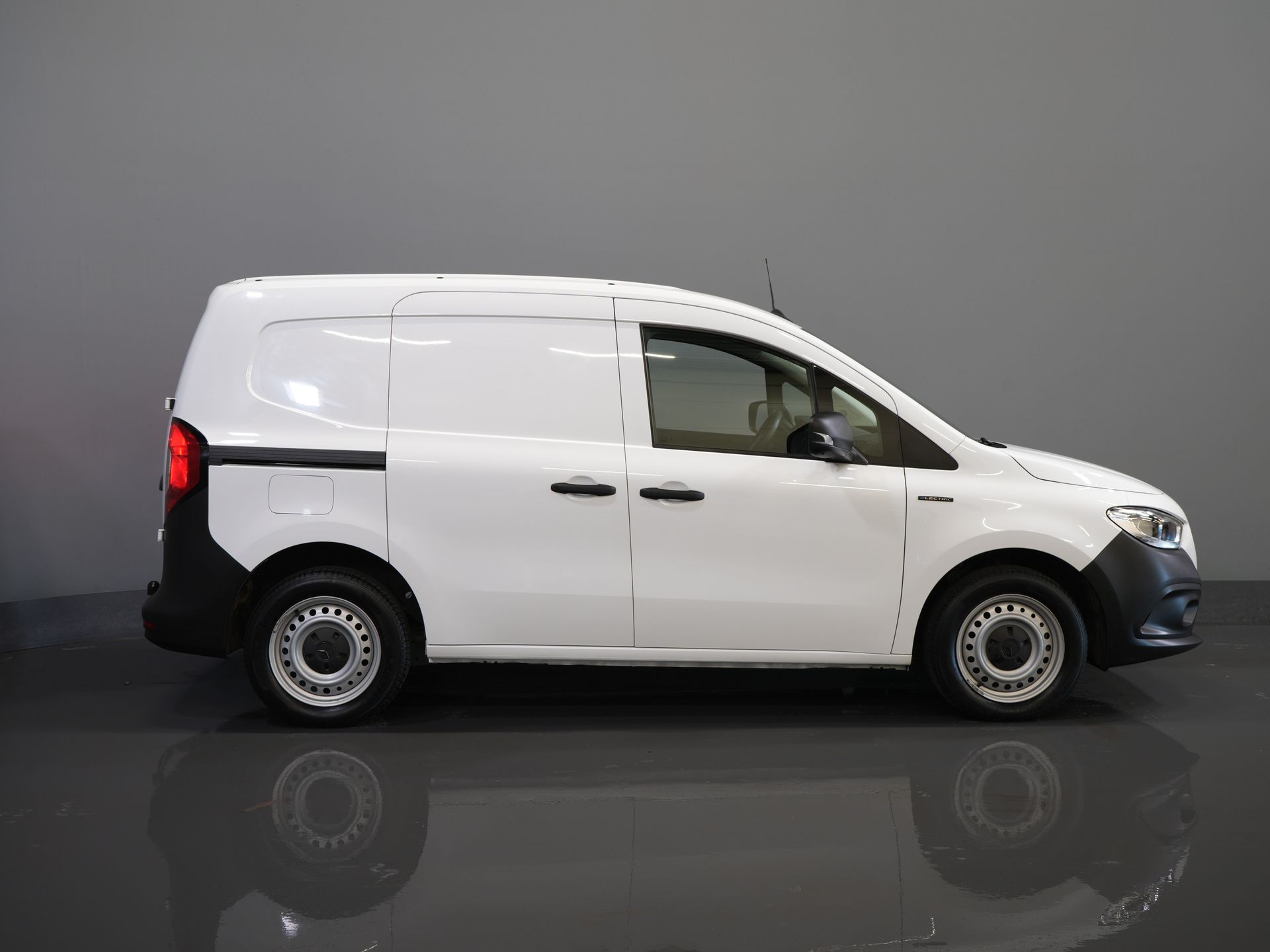 Mercedes-Benz eCitan Van 112 51 кВт/год 284 км WLTP Фаркоп/ Клімат/ PDC/ Радіо