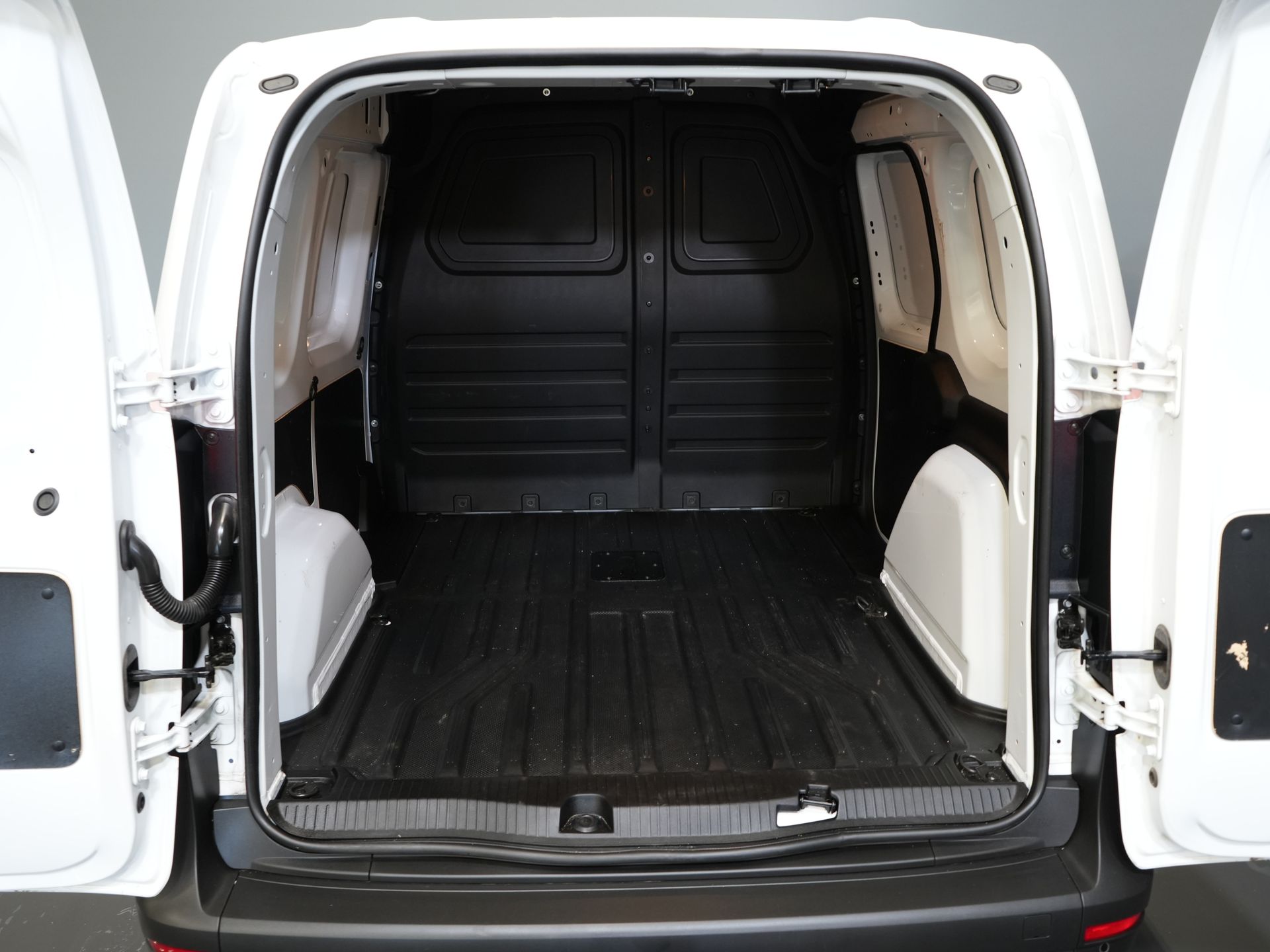 Mercedes-Benz eCitan Van 112 51 кВт/год 284 км WLTP Фаркоп/ Клімат/ PDC/ Радіо