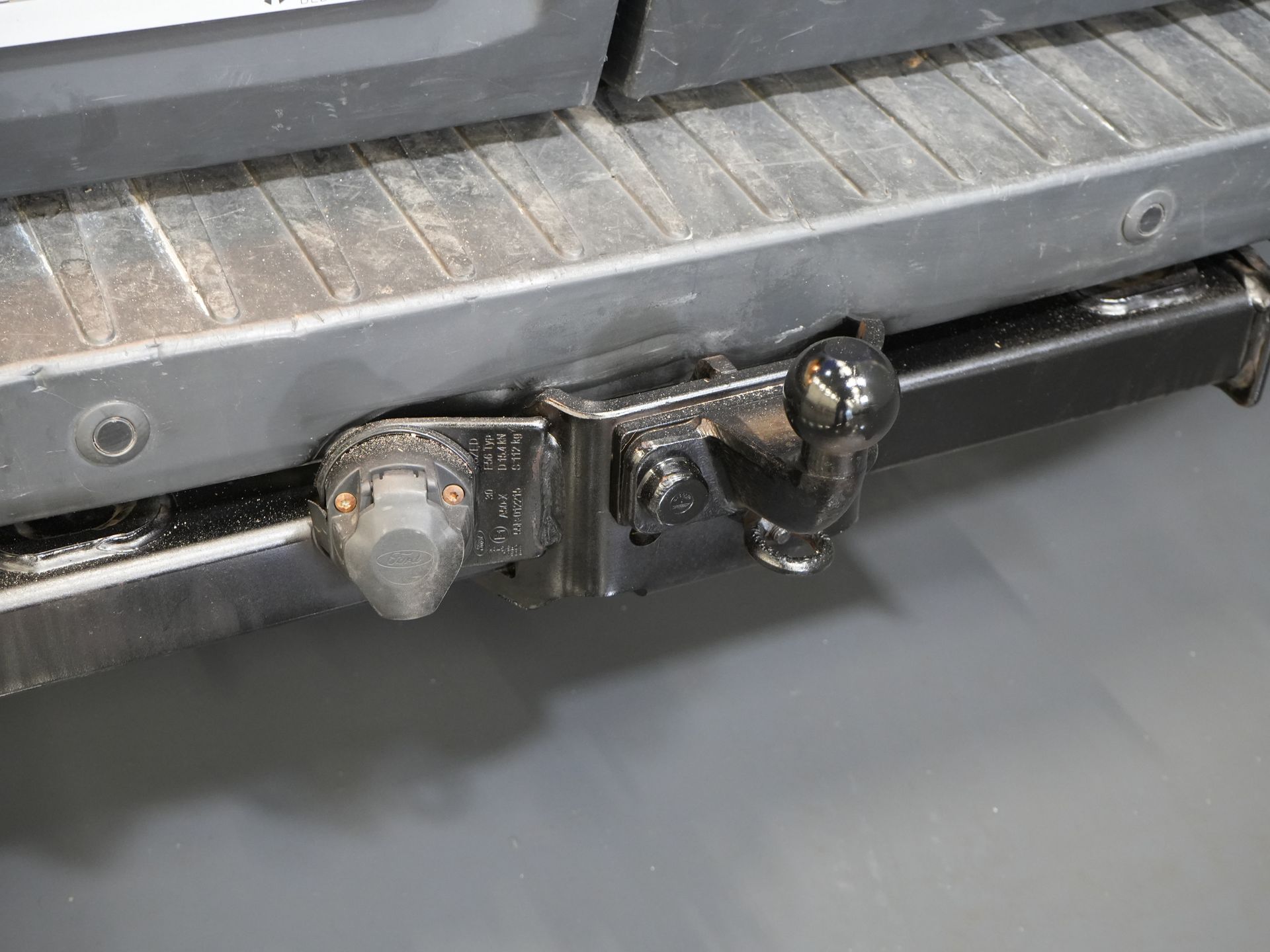 Ford Transit Bestelbus 2.0 TDCI 130 pk L2H2 Trend NL Auto/ 2xSchuifdeur/ Imperaal + Ladder/ Inrichting/ Cruise/ Camera/ Trekhaak/ PDC/ Airco