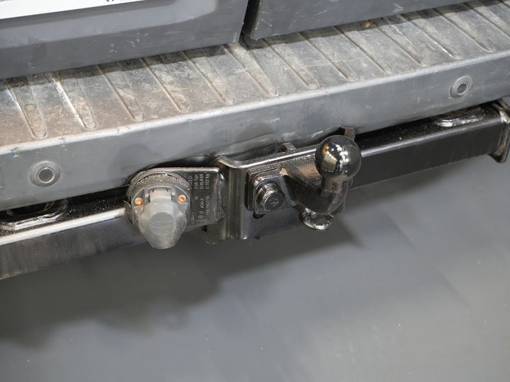 Ford Transit Bestelbus 2.0 TDCI 130 pk L2H2 Trend NL Auto/ 2xSchuifdeur/ Imperaal + Ladder/ Inrichting/ Cruise/ Camera/ Trekhaak/ PDC/ Airco