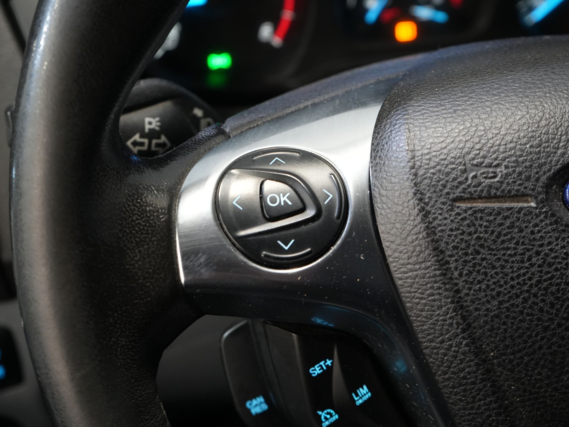 Ford Transit Bestelbus 2.0 TDCI 130 pk L2H2 Trend NL Auto/ 2xSchuifdeur/ Imperaal + Ladder/ Inrichting/ Cruise/ Camera/ Trekhaak/ PDC/ Airco