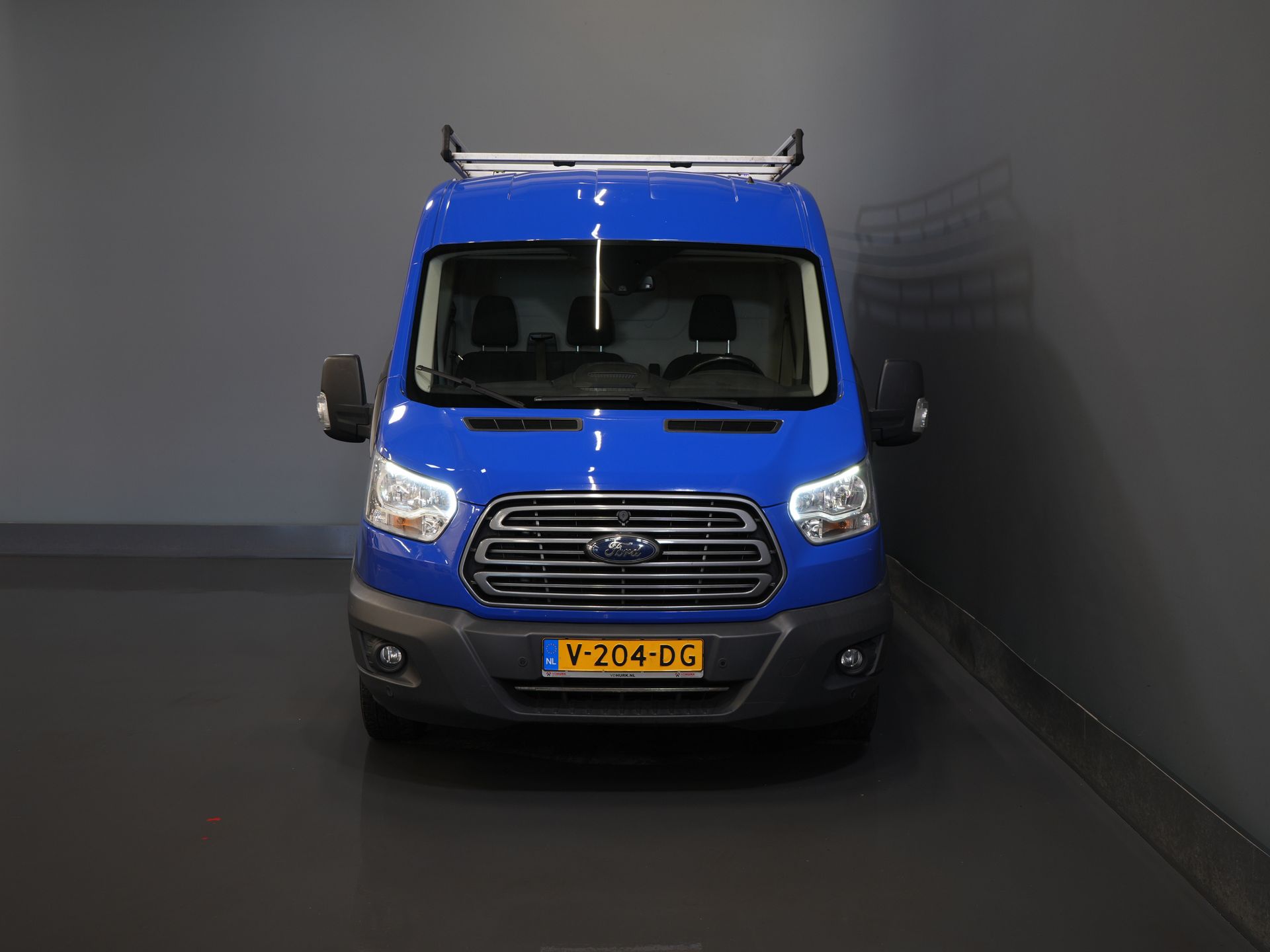 Ford Transit Bestelbus 2.0 TDCI 130 pk L2H2 Trend NL Auto/ 2xSchuifdeur/ Imperaal + Ladder/ Inrichting/ Cruise/ Camera/ Trekhaak/ PDC/ Airco