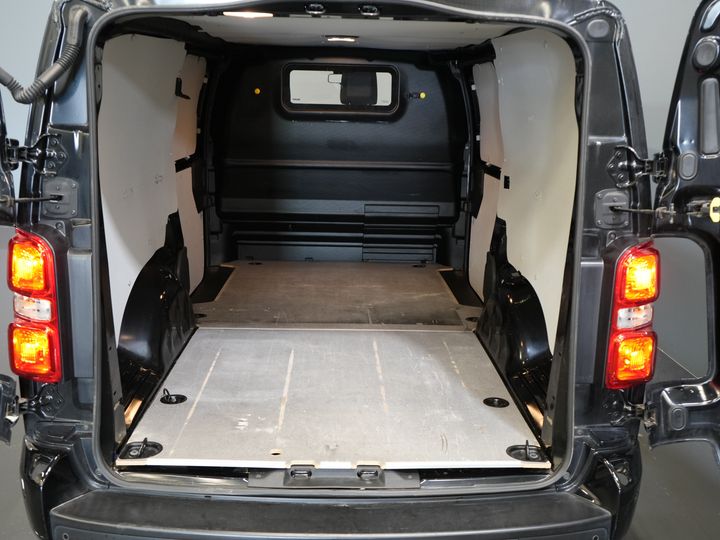 Toyota PROACE Electric Worker Van 75 kWh 265km WLTP L3 Xenon/ 2x Sliding door/ Stand heater/ Seatverw./ Carplay/ Climate/ Camera/ LMV/ Towbar