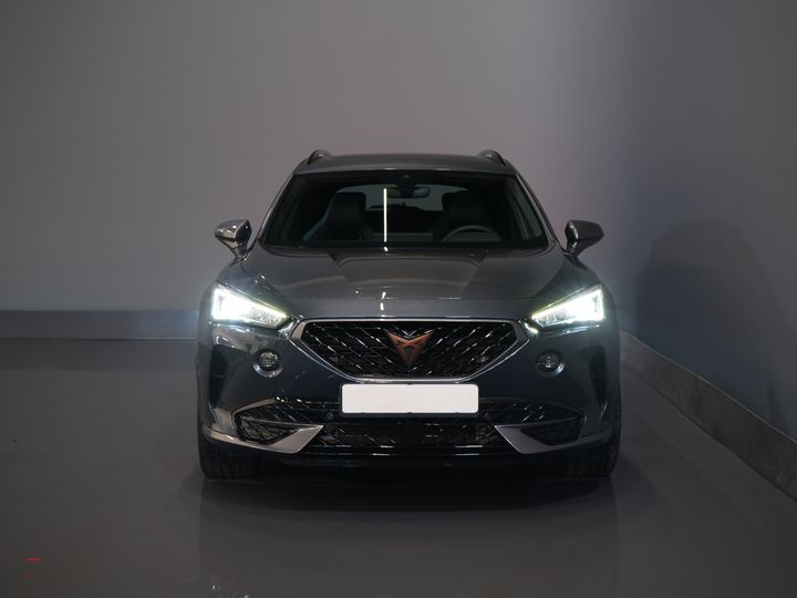 CUPRA Formentor SUV 1.4 e-Hybrid VZ 245 CV Performance LED Matrix/ Pano/ Adapt.Cruise/ Gancio di traino elettrico/ Memoria/ 19'' LMV/ Carplay