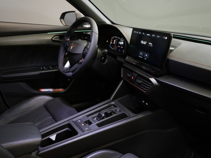 CUPRA Formentor SUV 1.4 e-Hybrid VZ 245 CV Performance LED Matrix/ Pano/ Adapt.Cruise/ Gancio di traino elettrico/ Memoria/ 19'' LMV/ Carplay