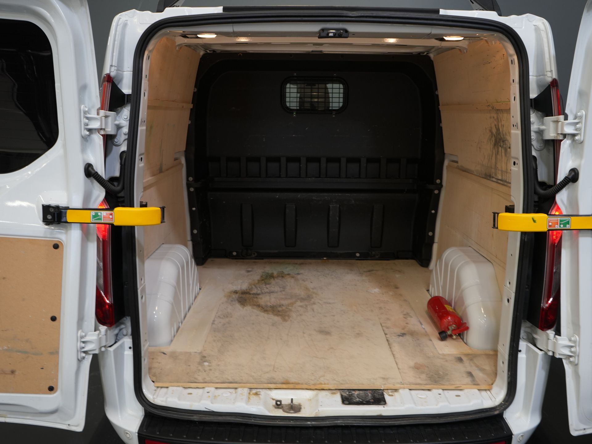 Ford Transit Custom Van 2.0 TDCI L2 Trend DC Double Cab BPM FREE! Seat heating/ Carplay/ 2.7t Towing device/ Navi/ PDC/ Cruise