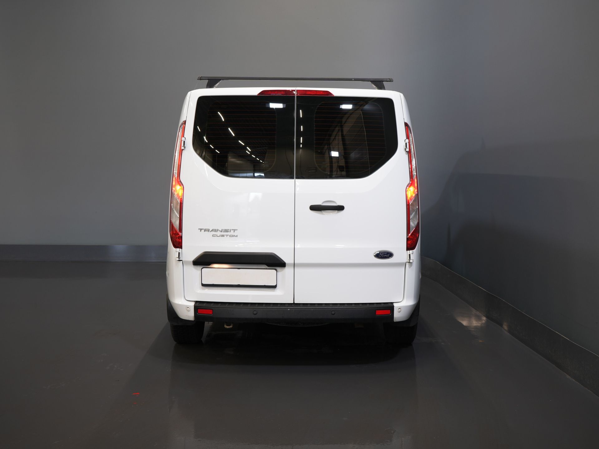 Ford Transit Custom Van 2.0 TDCI L2 Trend DC Double Cab BPM FREE! Seat heating/ Carplay/ 2.7t Towing device/ Navi/ PDC/ Cruise