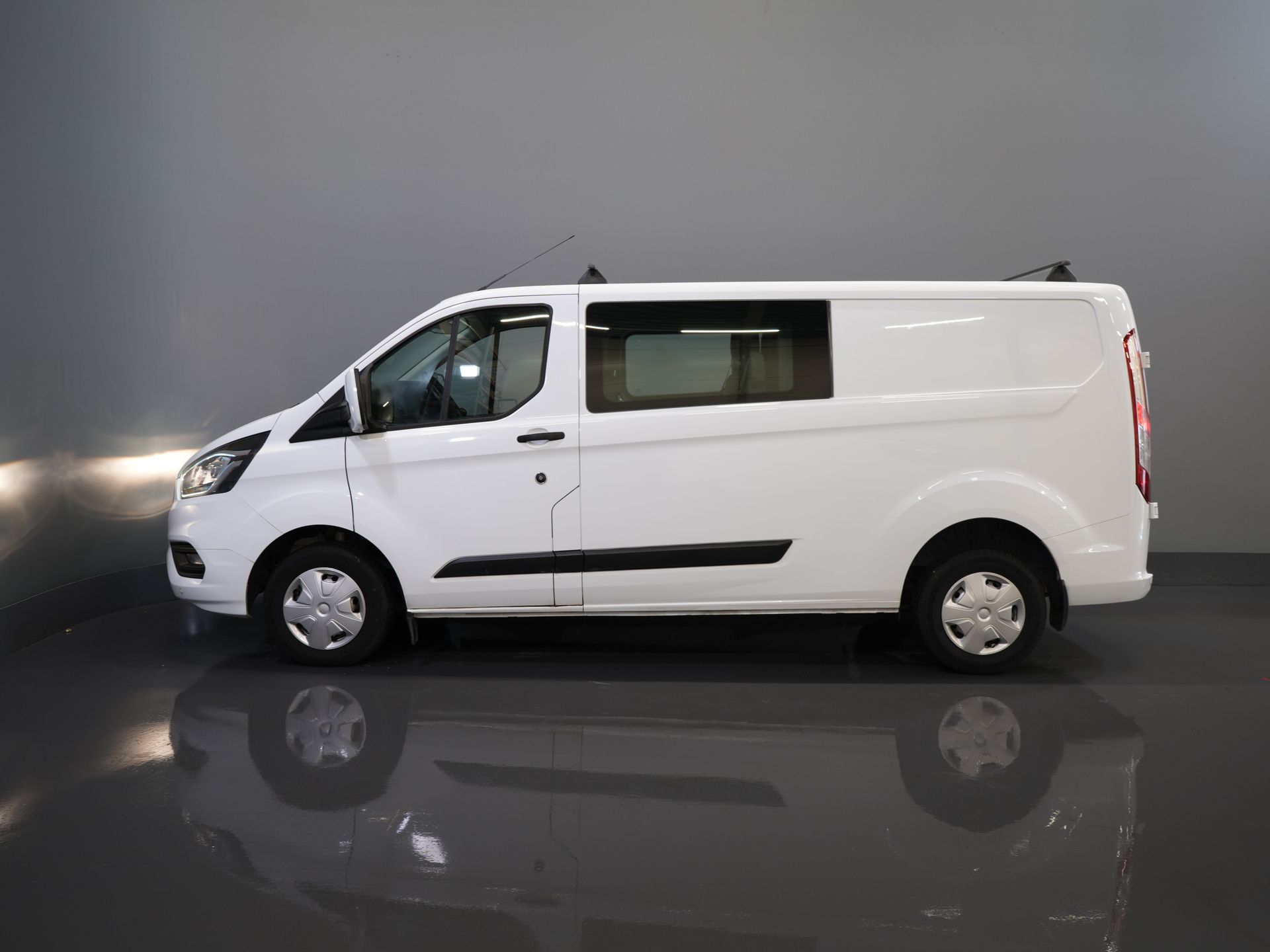 Ford Transit Custom Van 2.0 TDCI L2 Trend DC Double Cab BPM FREE! Seat heating/ Carplay/ 2.7t Towing device/ Navi/ PDC/ Cruise