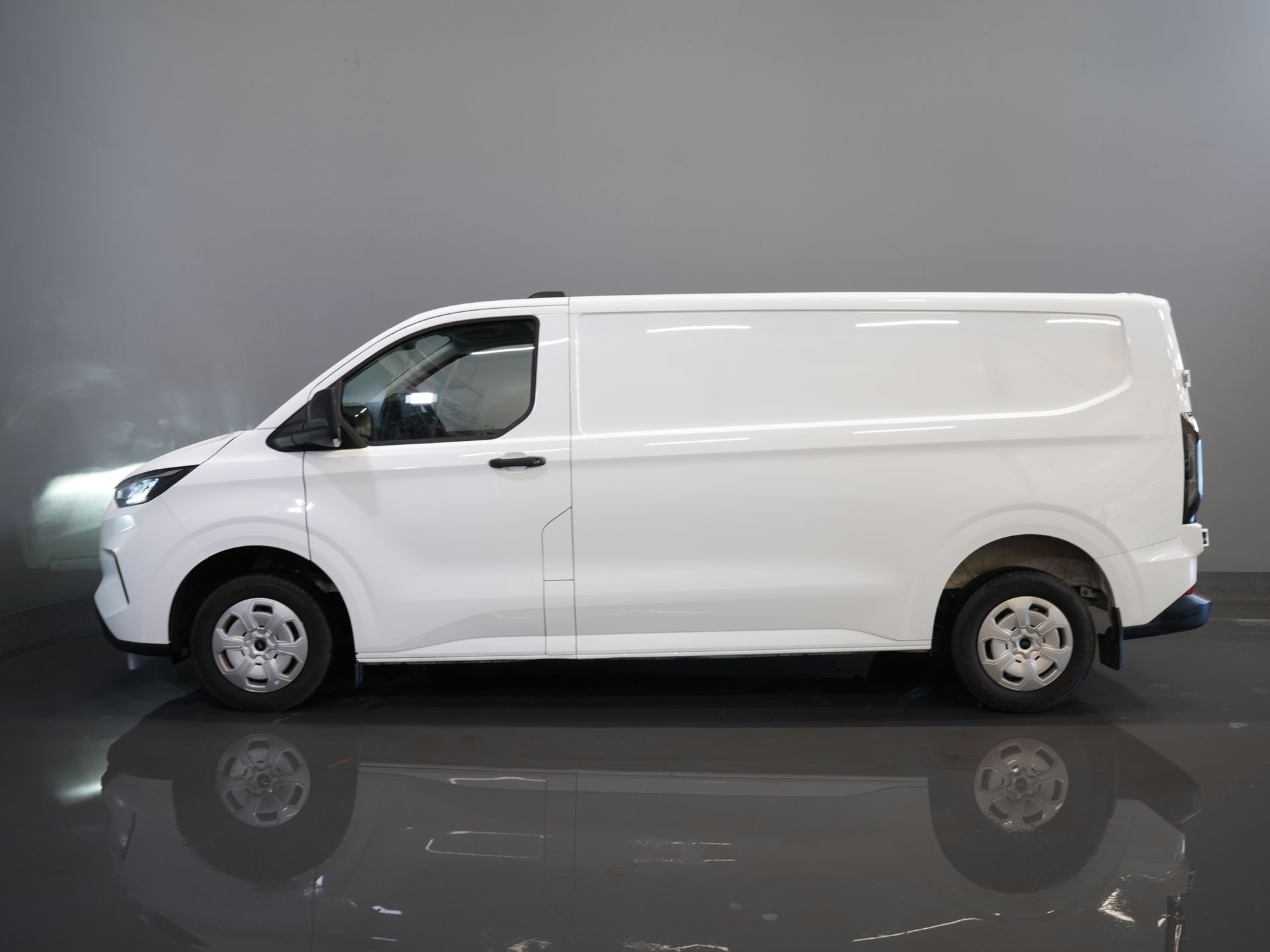 Ford Transit Custom Fourgon 2.0 TDCI L2 Trend CarPlay / Caméra / Climatisation / PDC / Régulateur de vitesse / DAB