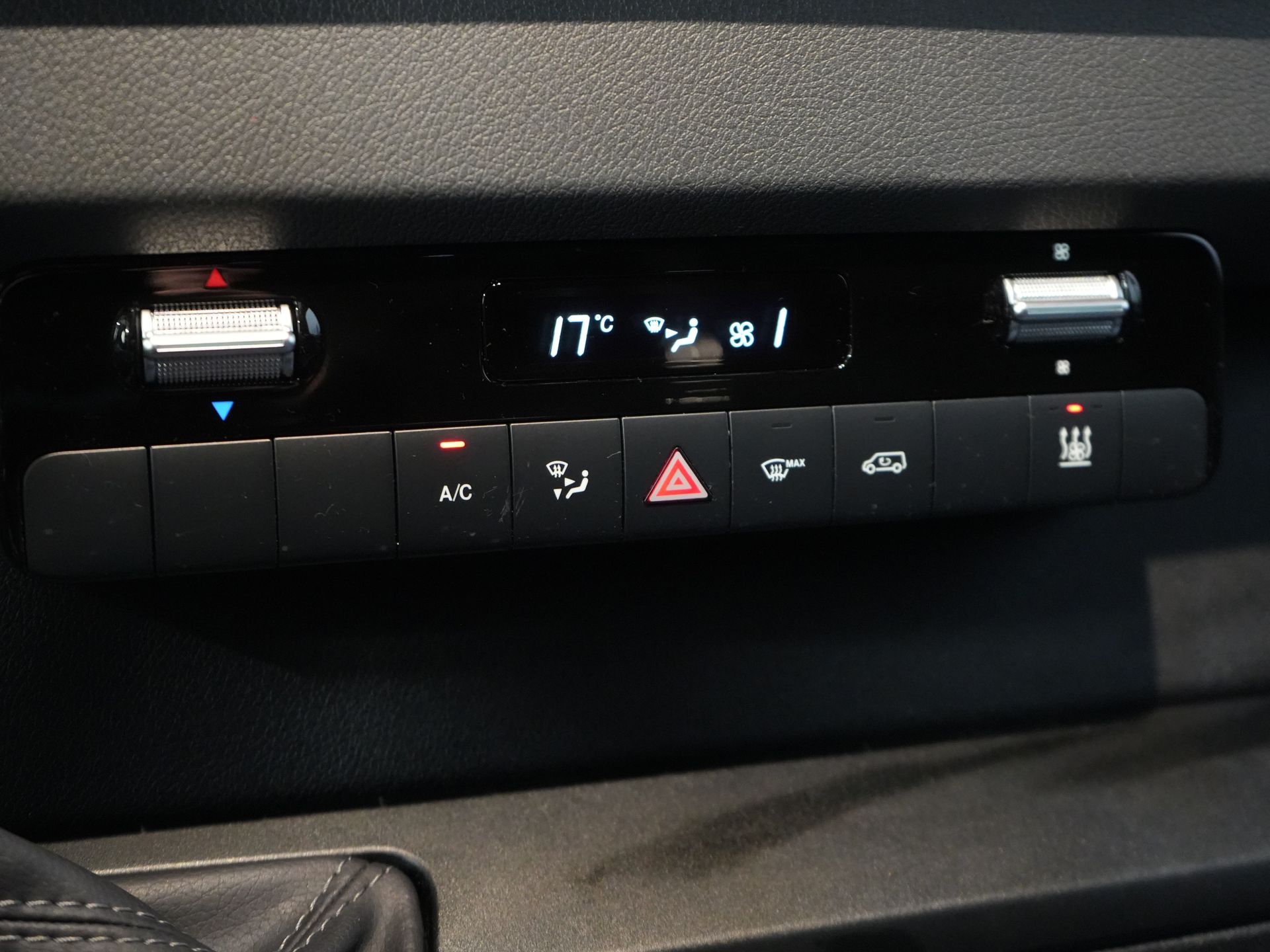 Mercedes-Benz Sprinter Bestelbus 314 2.2 CDI L2 145 pk MARGE Carplay/ Stoelverw./ Cruise/ Camera/ Airco/ DAB/ Navi/ PDC/ Trekhaak