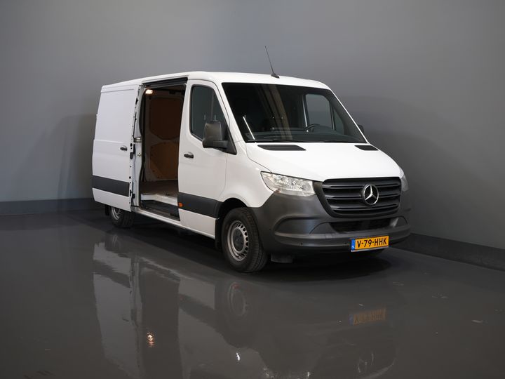 Mercedes-Benz Sprinter Bestelbus 314 2.2 CDI L2 145 pk MARGE Carplay/ Stoelverw./ Cruise/ Camera/ Airco/ DAB/ Navi/ PDC/ Trekhaak