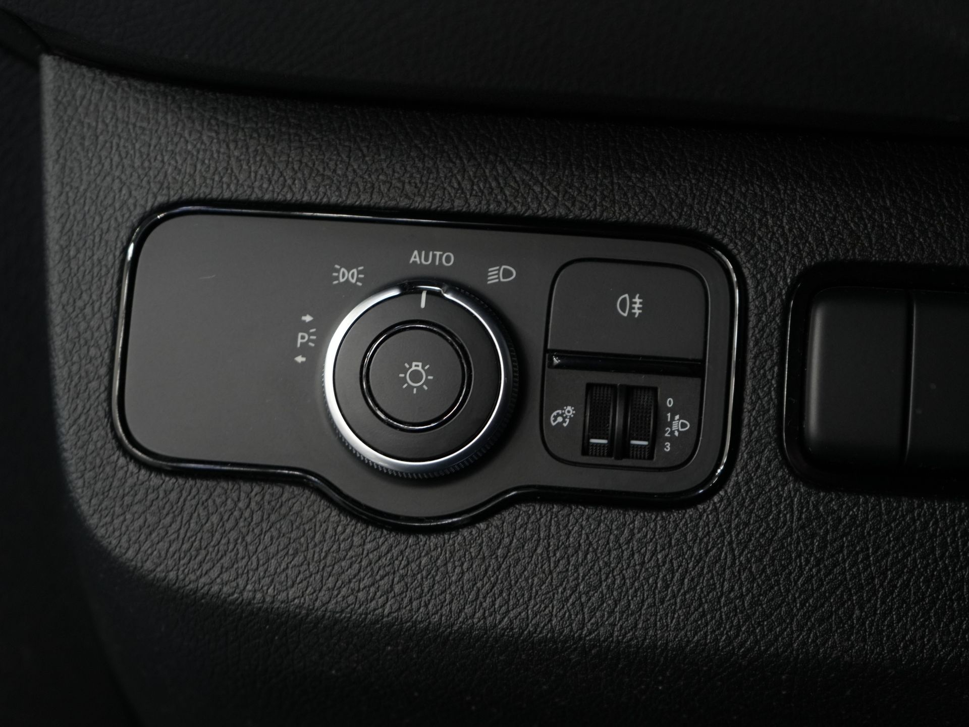 Mercedes-Benz Sprinter Bestelbus 314 2.2 CDI L2 145 pk MARGE Carplay/ Stoelverw./ Cruise/ Camera/ Airco/ DAB/ Navi/ PDC/ Trekhaak