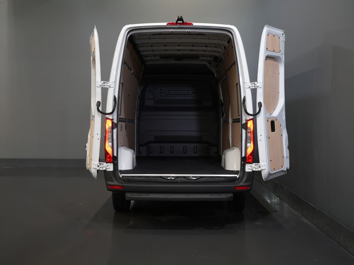 Mercedes-Benz Sprinter Van 317 Aut. L2H2 BPM ¡GRATIS! 3.5t Towbar/ LED/ 270 Gr.Doors/ Gev.Stoel/ Stoelverw./ Navi/ Camera/ PDC/ Carpenter/ Cruise