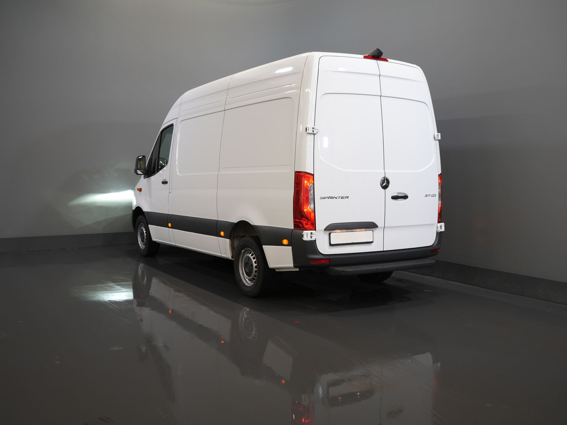 Mercedes-Benz Sprinter Van 317 Aut. L2H2 BPM ¡GRATIS! 3.5t Towbar/ LED/ 270 Gr.Doors/ Gev.Stoel/ Stoelverw./ Navi/ Camera/ PDC/ Carpenter/ Cruise