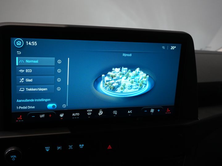 Ford E-Transit Custom Van Trend 65 kWh 330 km WLTP Garanție până în 2029/ LED/ Încălzire stand/ Încărcător rapid/ 2.3t Echipament remorcare/ Volan/ Încălzire scaune/ Carplay/ Cameră