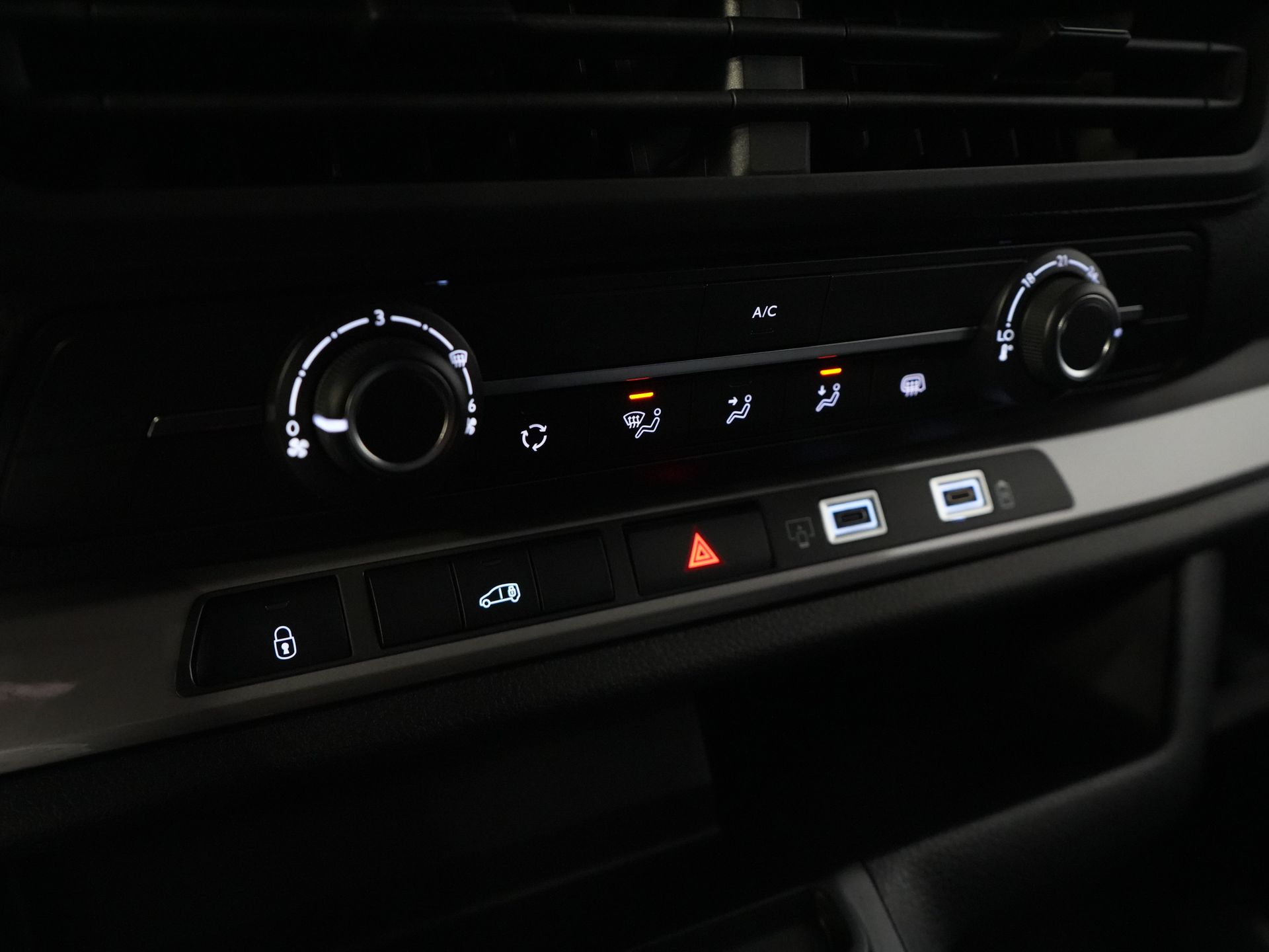 Citroën Jumpy Van 2.0 HDI 180 hp Aut. L3 BPM FREE! Virtual cockpit/ Carplay/ Camera/ PDC/ Cruise/ Airco