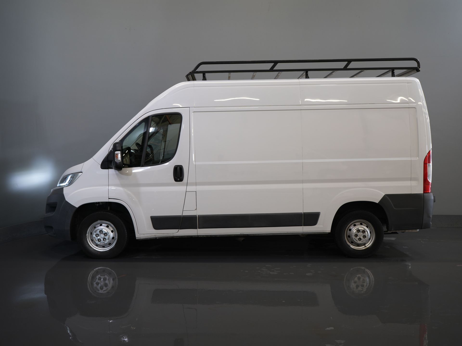 Fiat Ducato Van 2.3 MJ 130 CP L2H2 Imperial + Scară/ Climă/ Navi/ DAB/ PDC/ Cruise/ Bara de remorcare