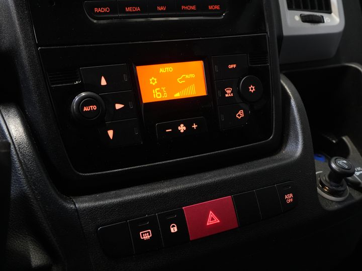 Fiat Ducato Van 2.3 MJ 130 CP L2H2 Imperial + Scară/ Climă/ Navi/ DAB/ PDC/ Cruise/ Bara de remorcare