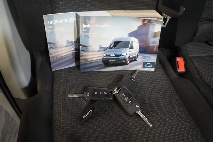 MAN TGE Van 3,180 180 KM DSG Aut. L4H3 DC Podwójna kabina BPM GRATIS! 7 osób/ 270gr. Drzwi/ Carplay/ Imperial + Schody/ Gev.Stoel/ Cruise/ Came