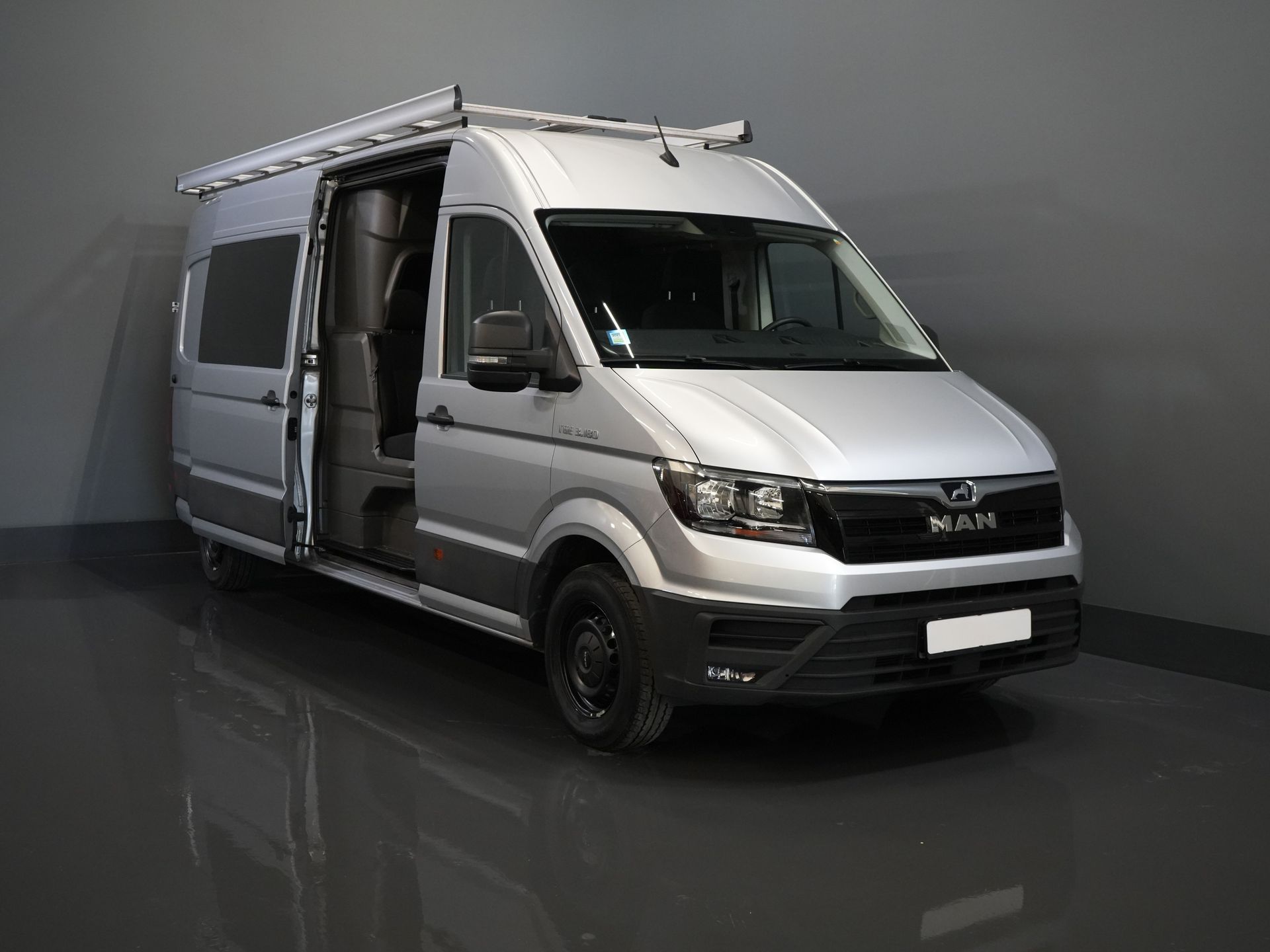 MAN TGE Van 3,180 180 hp DSG Aut. L4H3 DC Double Cab BPM FREE! 7 pers./ 270Gr. Doors/ Carplay/ Imperial + Stairs/ Gev.Stoel/ Cruise/ Came