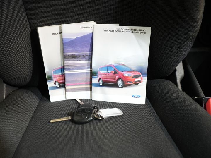 Ford Transit Courier Bestelbus 1.0 100 pk BPM VRIJ! BENZINE/ Stoelverw./ Voorruit.Verw./ Airco