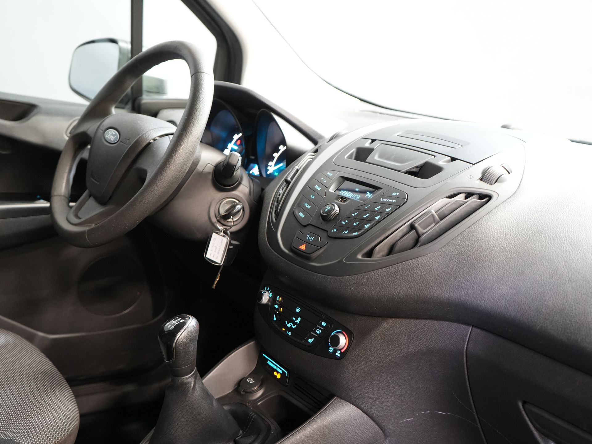 Ford Transit Courier Bestelbus 1.0 100 pk BPM VRIJ! BENZINE/ Stoelverw./ Voorruit.Verw./ Airco