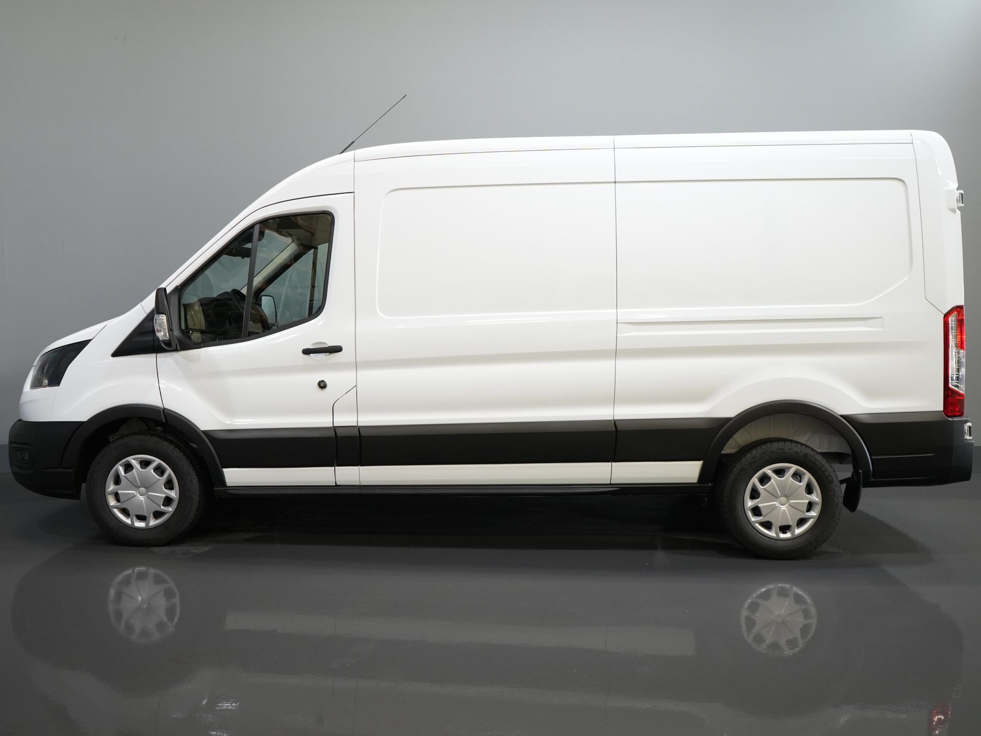 Ford Transit Van 350 2.0 TDCI 130 hp Aut. L3H2 Trend BPM FREE/ Cruise/ PDC V+A/ DAB/ Airco