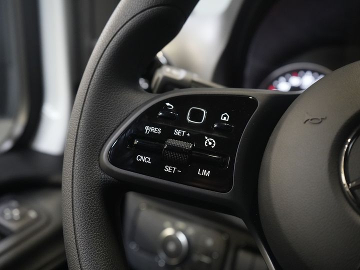 Mercedes-Benz Sprinter Van 211 Aut. L2H2 BPM FREE/ LED/ Riscaldatore a cavalletto/ Riscaldamento sedili/ Clima/ Carplay/ Videocamera/ Cruise/ Gancio di traino