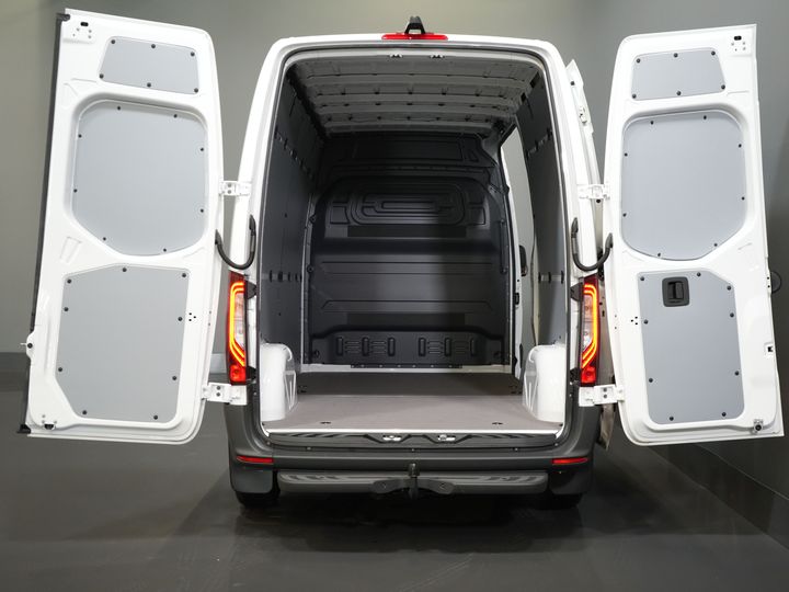 Mercedes-Benz Sprinter Van 211 Aut. L2H2 BPM FREE/ LED/ Riscaldatore a cavalletto/ Riscaldamento sedili/ Clima/ Carplay/ Videocamera/ Cruise/ Gancio di traino