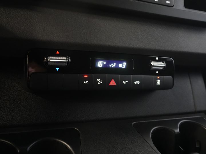 Mercedes-Benz Sprinter Van 211 Aut. L2H2 BPM FREE/ LED/ Riscaldatore a cavalletto/ Riscaldamento sedili/ Clima/ Carplay/ Videocamera/ Cruise/ Gancio di traino