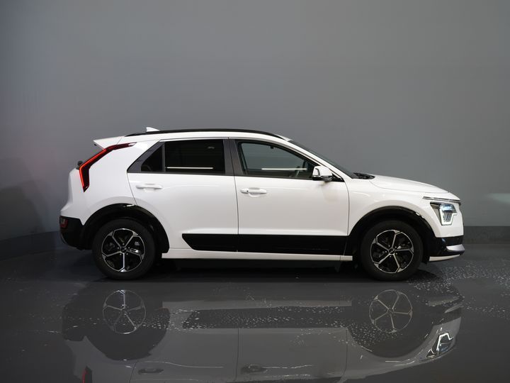 Kia Niro SUV 1.6 GDi PHEV LED/ Adapt.Cruise/ Elek.Seat/ Seatverw./ Steeringverw./ Virtual Cockpit/ Carplay/ Navi/ Camera/ Climate