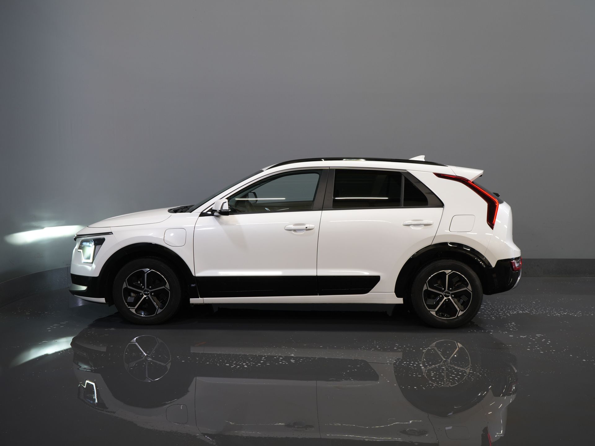 Kia Niro SUV 1.6 GDi PHEV LED/ Adapt.Cruise/ Elek.Seat/ Seatverw./ Steeringverw./ Virtual Cockpit/ Carplay/ Navi/ Camera/ Climate