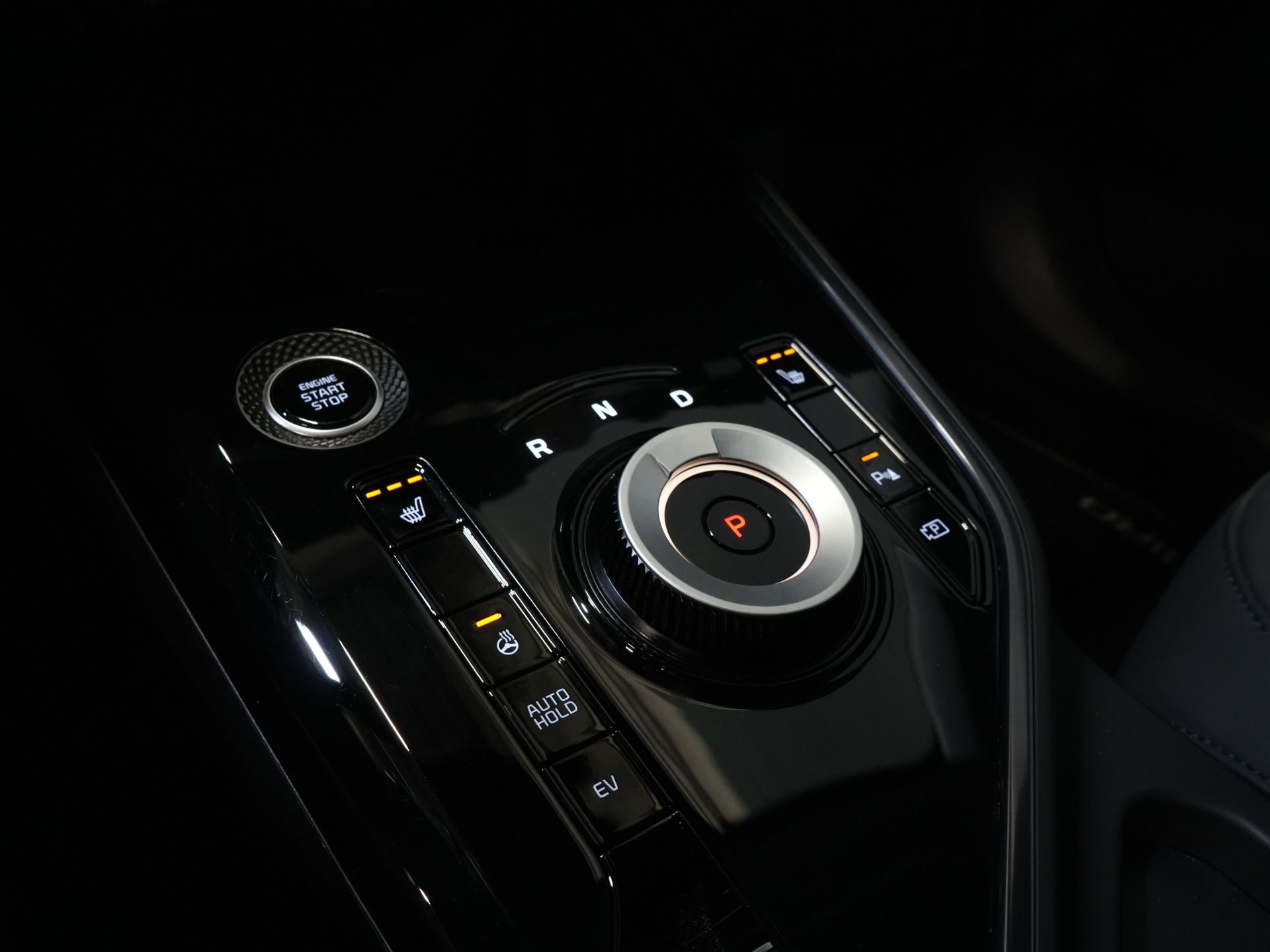 Kia Niro SUV 1.6 GDi PHEV LED/ Adapt.Cruise/ Elek.Seat/ Seatverw./ Steeringverw./ Virtual Cockpit/ Carplay/ Navi/ Camera/ Climate