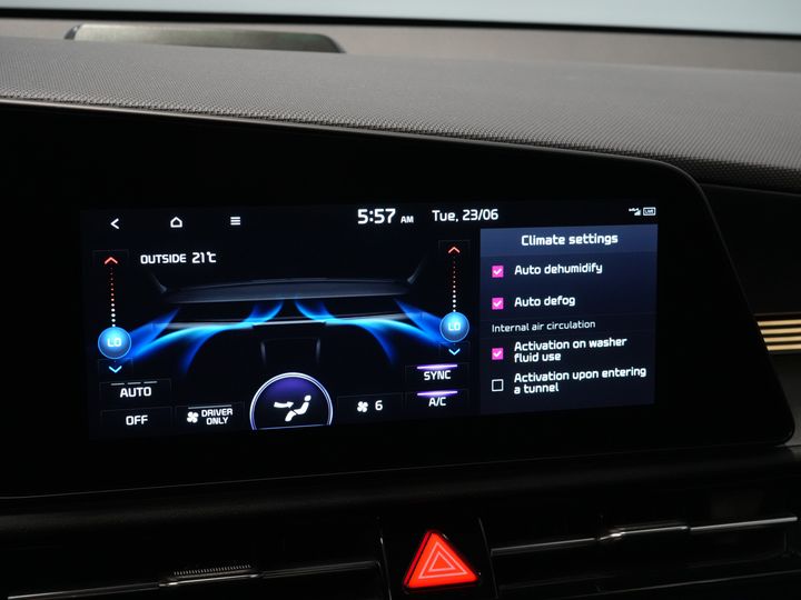 Kia Niro SUV 1.6 GDi PHEV LED/ Adapt.Cruise/ Elek.Seat/ Seatverw./ Steeringverw./ Virtual Cockpit/ Carplay/ Navi/ Camera/ Climate