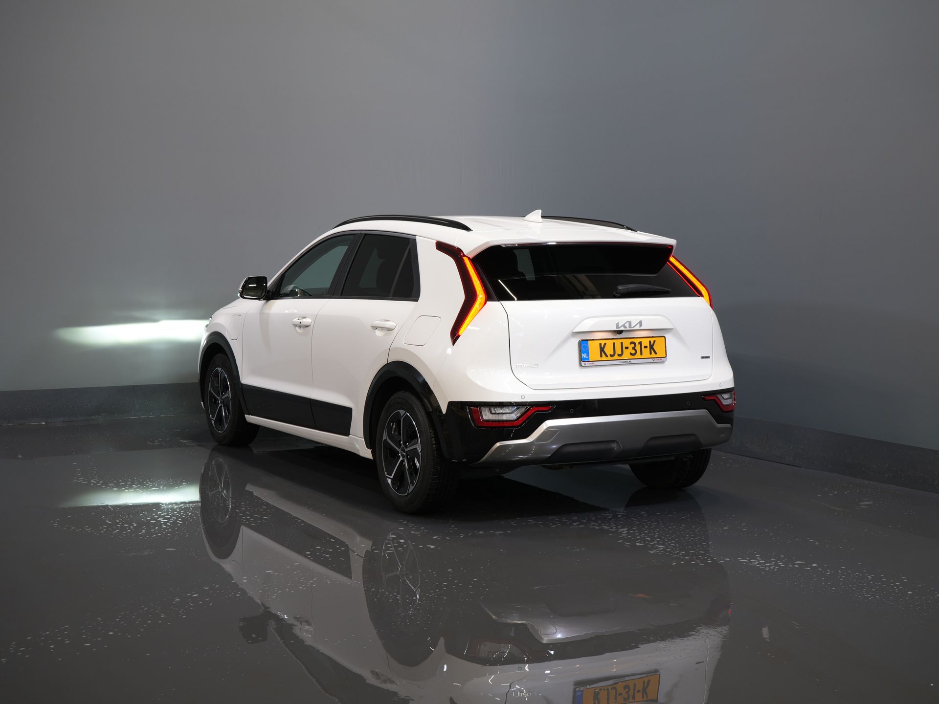 Kia Niro SUV 1.6 GDi PHEV LED/ Adapt.Cruise/ Elek.Seat/ Seatverw./ Steeringverw./ Virtual Cockpit/ Carplay/ Navi/ Camera/ Climate