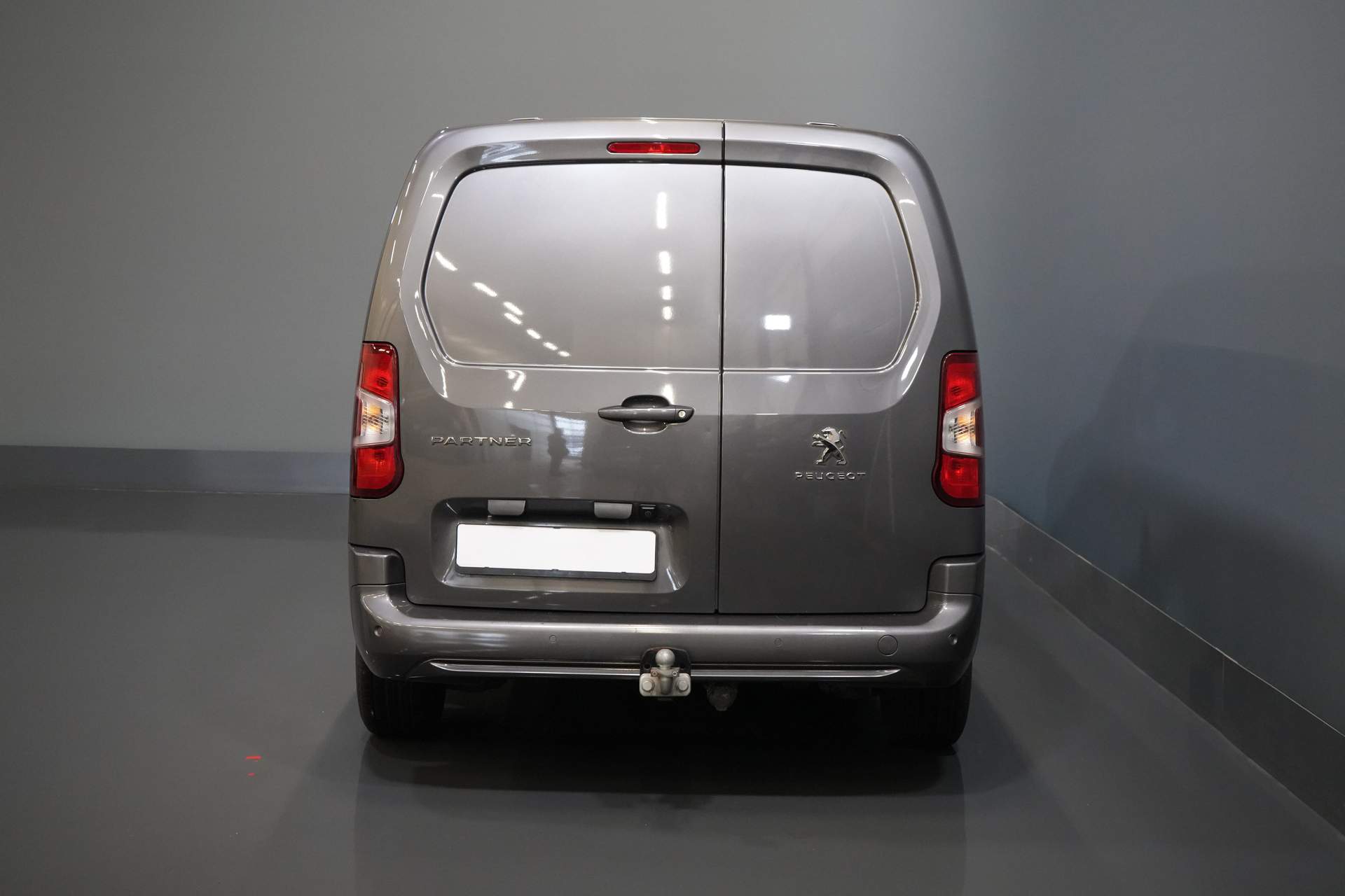 Peugeot Partner Van 1.5 HDI 130 ch Aut. L2 BPM GRATUIT ! Ready2Go 3 Pers. / CarPlay/ Caméra/ Navi/ Cruise/ PDC