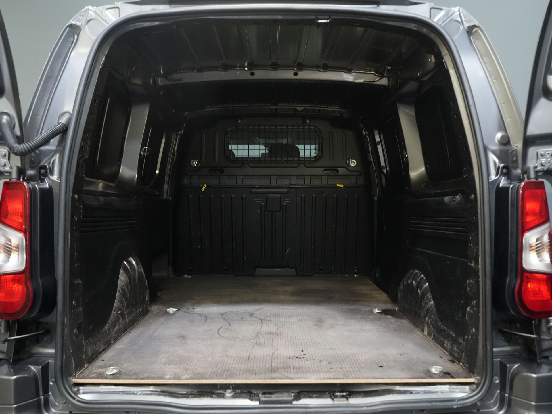 Peugeot Partner Van 1.5 HDI 130 KM Aut. L2 BPM GRATIS! Ready2Go 3 Pers./ CarPlay/ Kamera/ Navi/ Cruise/ PDC