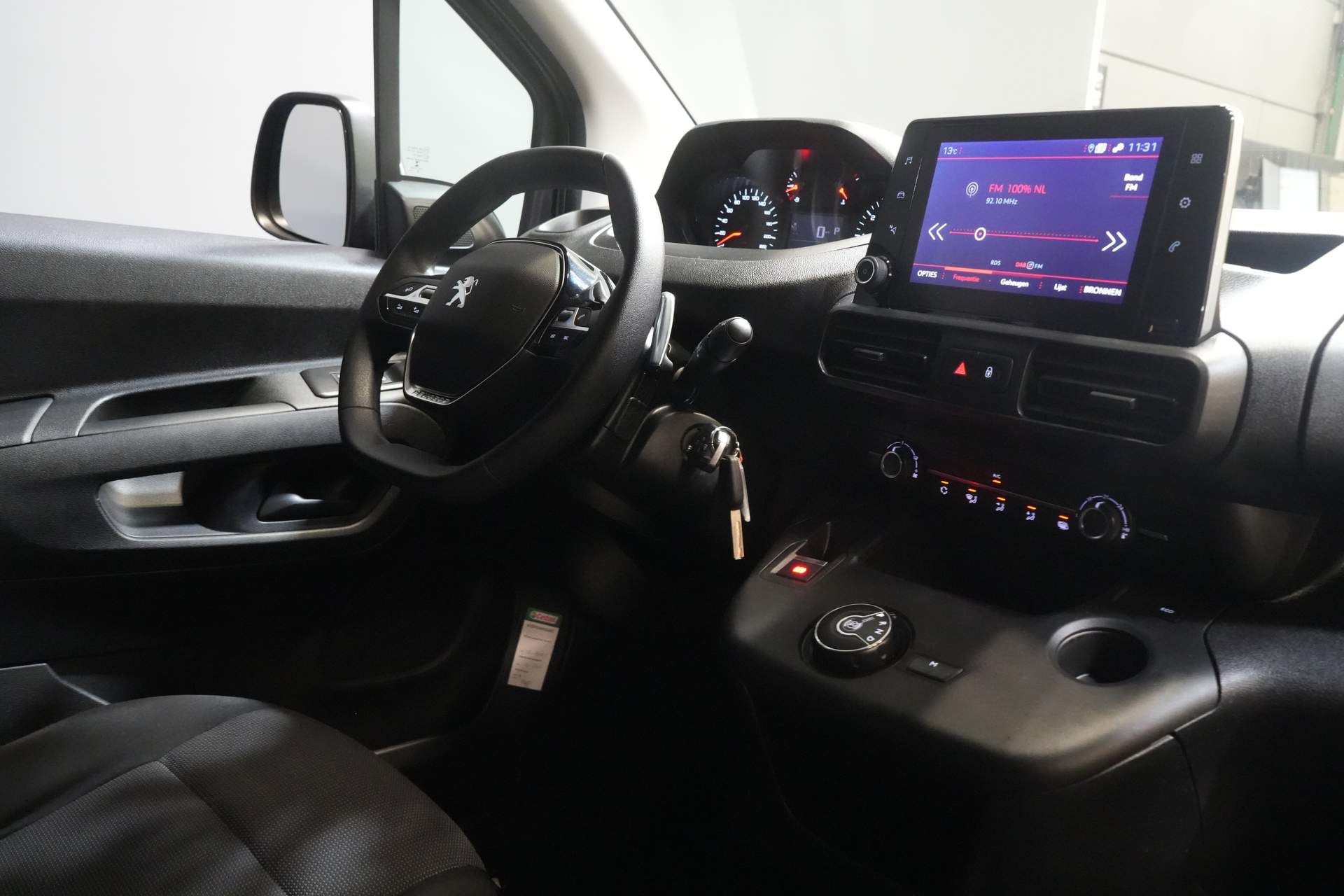 Peugeot Partner Van 1.5 HDI 130 ch Aut. L2 BPM GRATUIT ! Ready2Go 3 Pers. / CarPlay/ Caméra/ Navi/ Cruise/ PDC