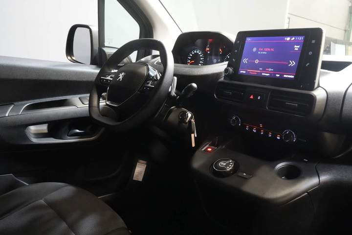 Peugeot Partner Van 1.5 HDI 130 ch Aut. L2 BPM GRATUIT ! Ready2Go 3 Pers. / CarPlay/ Caméra/ Navi/ Cruise/ PDC