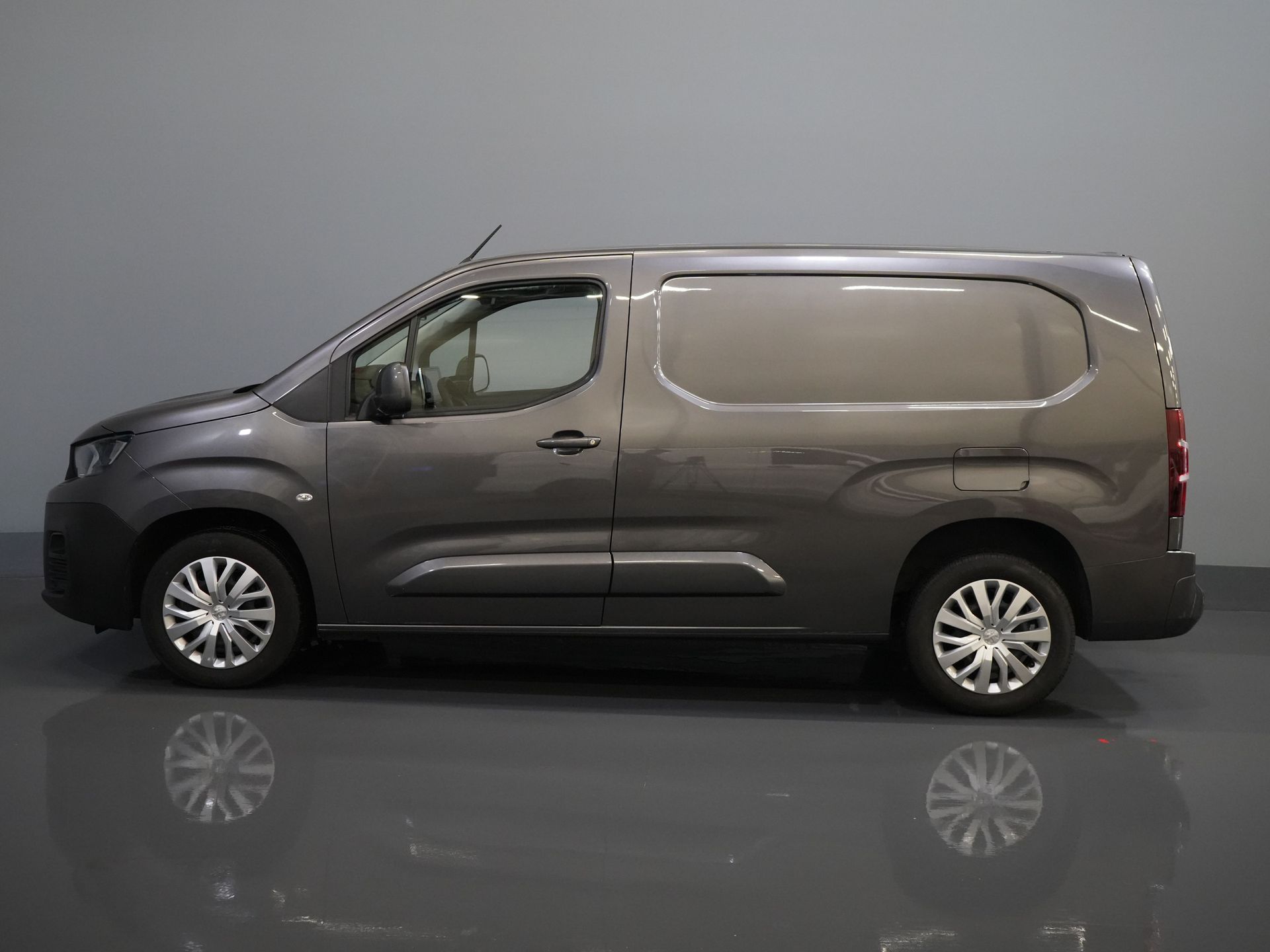Peugeot Partner Van 1.5 HDI 130 KM Aut. L2 BPM GRATIS! Ready2Go 3 Pers./ CarPlay/ Kamera/ Navi/ Cruise/ PDC