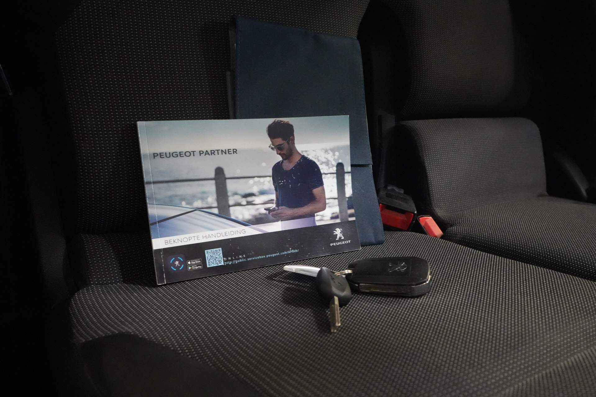 Peugeot Partner Van 1.5 HDI 130 ch Aut. L2 BPM GRATUIT ! Ready2Go 3 Pers. / CarPlay/ Caméra/ Navi/ Cruise/ PDC