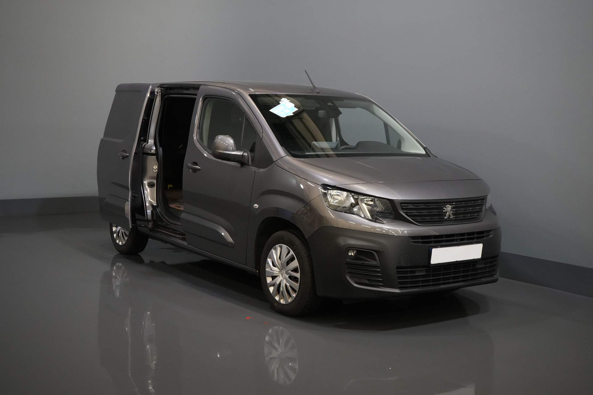 Peugeot Partner Van 1.5 HDI 130 ch Aut. L2 BPM GRATUIT ! Ready2Go 3 Pers. / CarPlay/ Caméra/ Navi/ Cruise/ PDC
