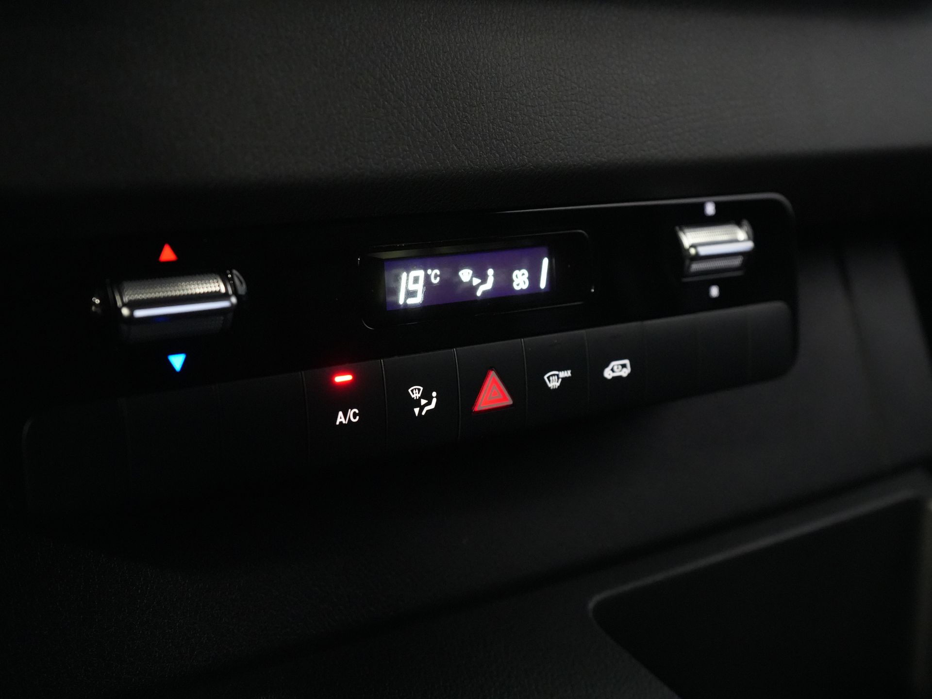 Mercedes-Benz Sprinter Bestelbus 319 3.0 CDI V6 Aut. L2H2 BPM VRIJ! 3.5t Trekverm./ Carplay/ Camera/ Trekhaak/ Airco
