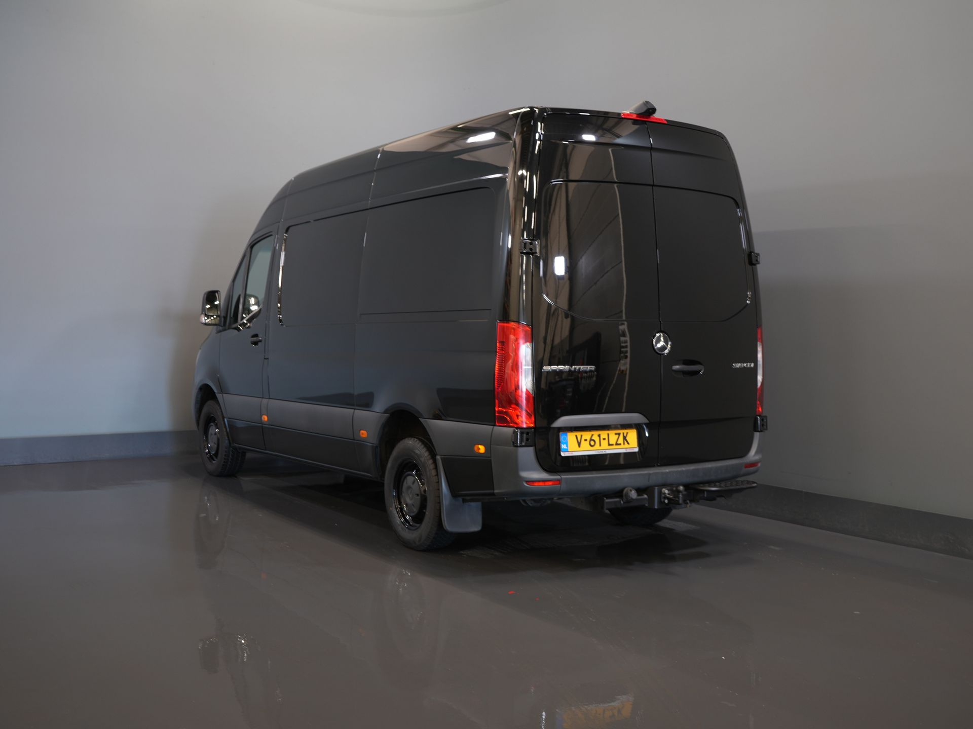Mercedes-Benz Sprinter Bestelbus 319 3.0 CDI V6 Aut. L2H2 BPM VRIJ! 3.5t Trekverm./ Carplay/ Camera/ Trekhaak/ Airco