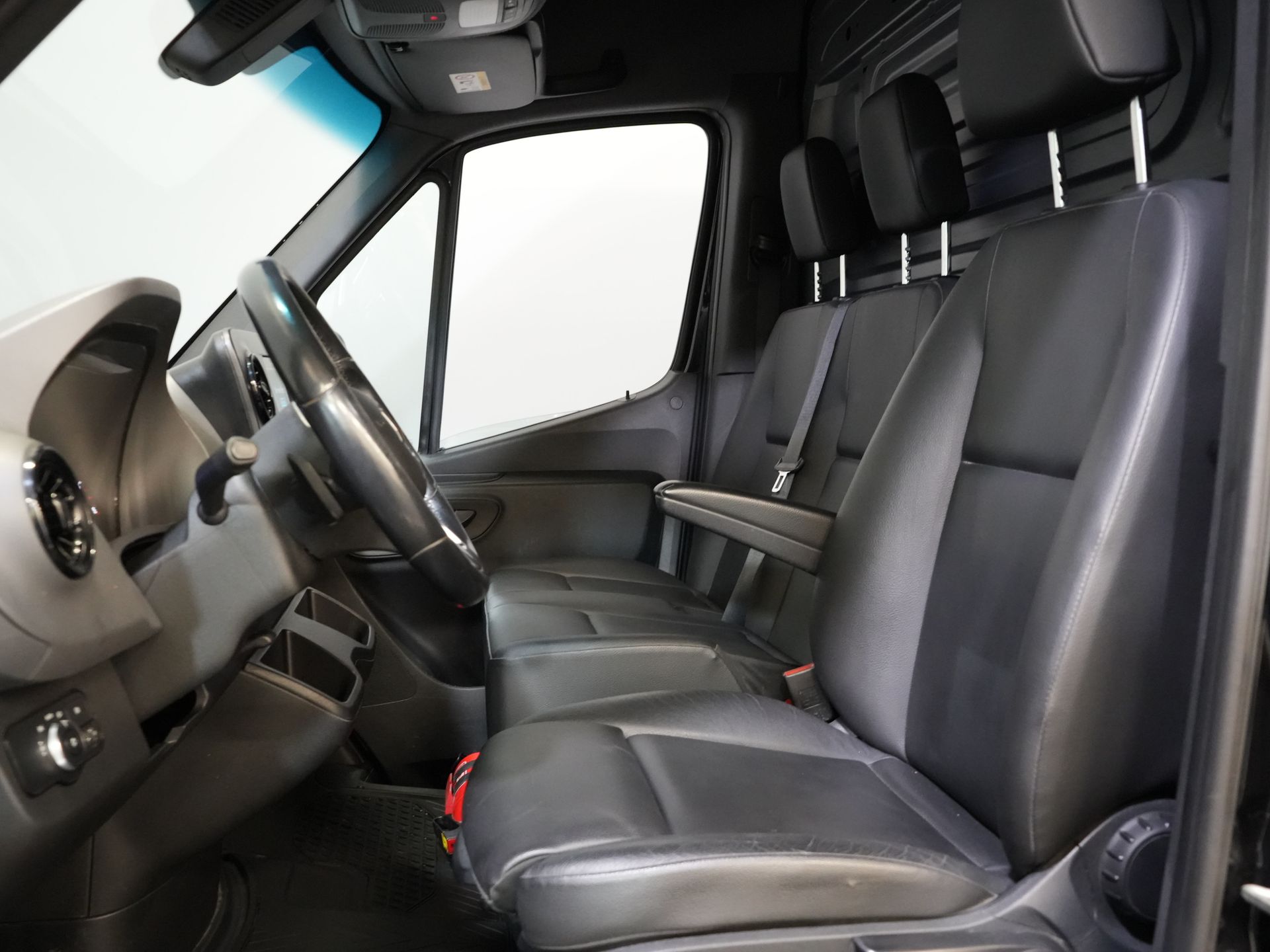 Mercedes-Benz Sprinter Bestelbus 319 3.0 CDI V6 Aut. L2H2 BPM VRIJ! 3.5t Trekverm./ Carplay/ Camera/ Trekhaak/ Airco