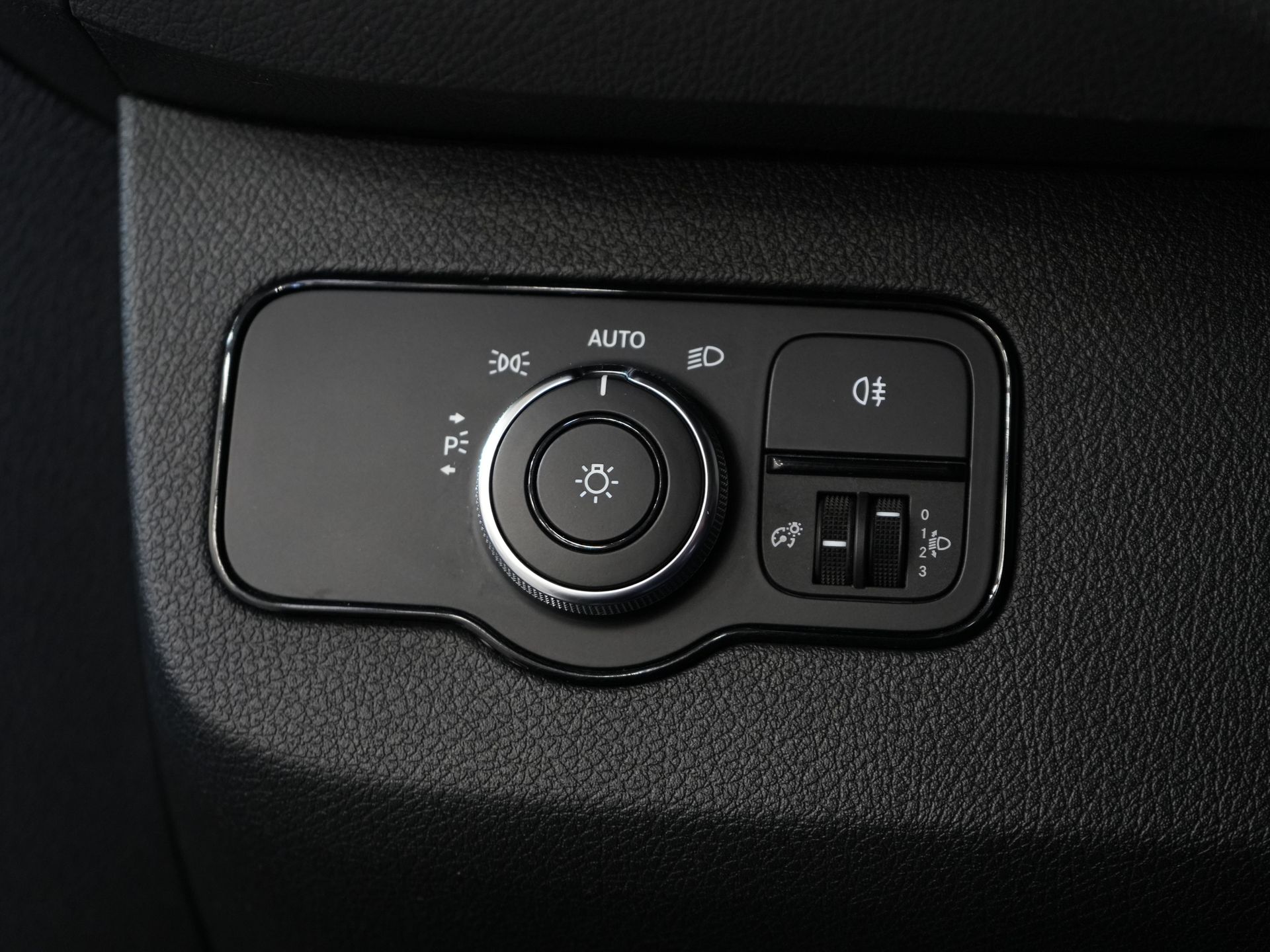 Mercedes-Benz Sprinter Bestelbus 319 3.0 CDI V6 Aut. L2H2 BPM VRIJ! 3.5t Trekverm./ Carplay/ Camera/ Trekhaak/ Airco