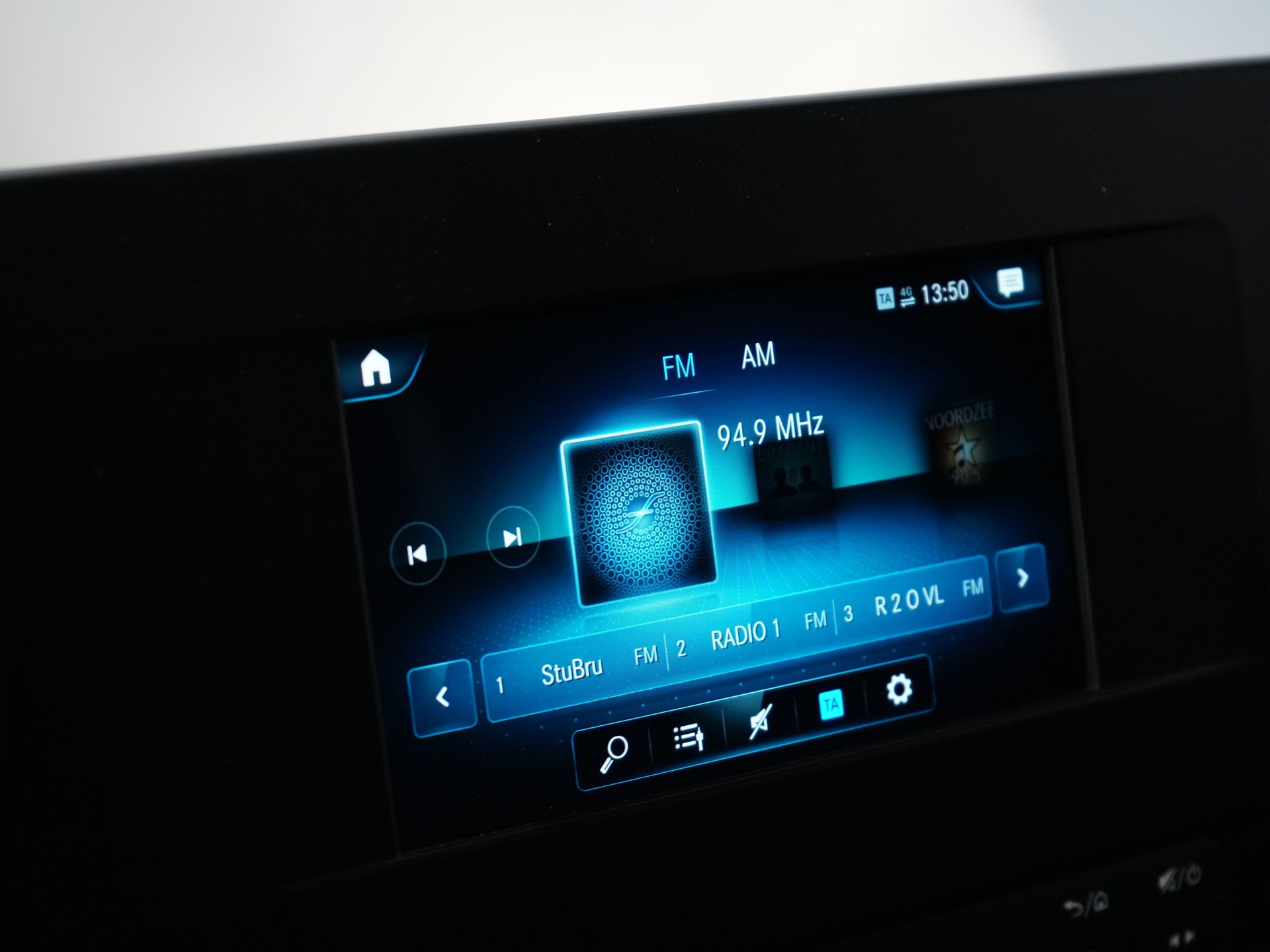 Mercedes-Benz Sprinter Bestelbus 319 3.0 CDI V6 Aut. L2H2 BPM VRIJ! 3.5t Trekverm./ Carplay/ Camera/ Trekhaak/ Airco